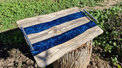 Serving tray with colored wood