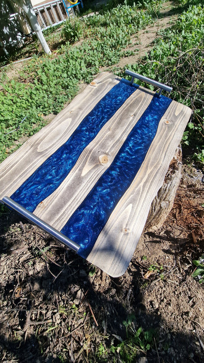 Serving tray with colored wood